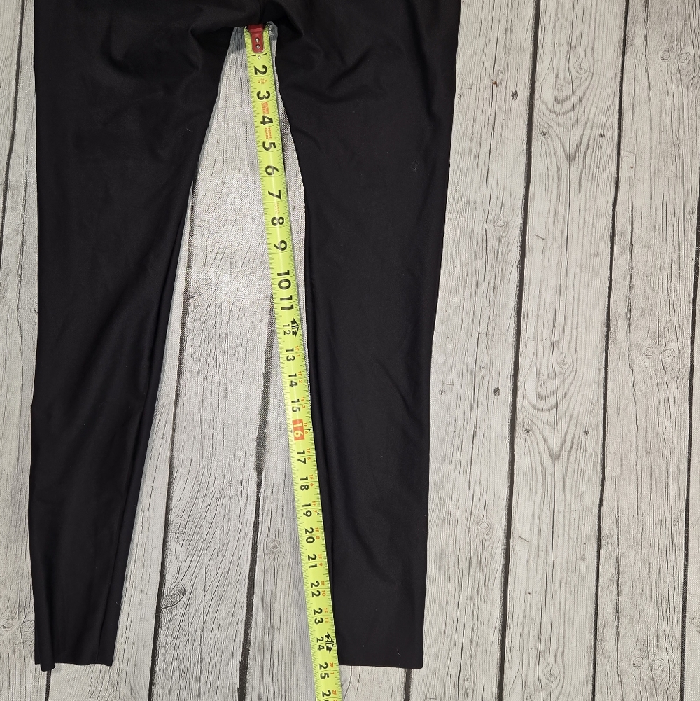 NWT SKIMS Body Butt Enhancing Classic Black Leggings Womens Size M - Picture 7 of 8